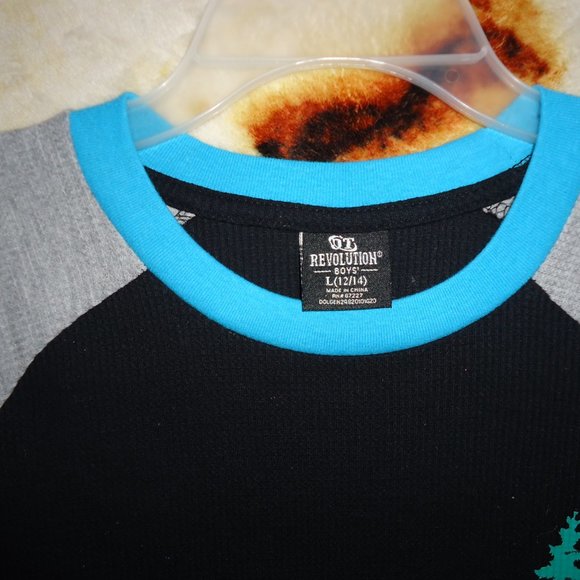 Revolutions boys long sleeve Shirt size L and S - Picture 3 of 3